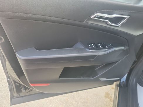 Used 2023 Kia Sportage LX image 14