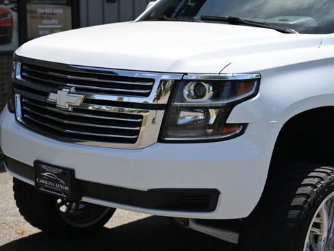 Used 2019 Chevrolet Suburban LT AWD/4WD image 6