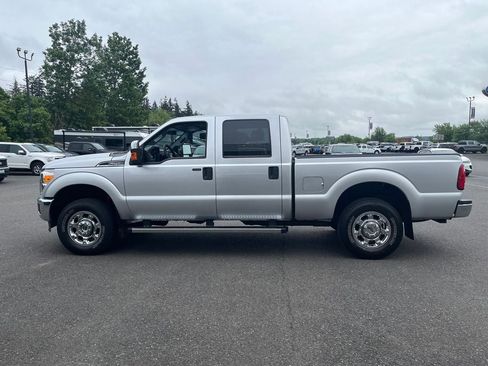 Used 2015 Ford F250 XLT w/ XLT Premium Package AWD/4WD image 2