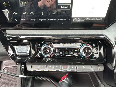 New 2026 GMC Sierra 2500 AT4 w/ AT4 Premium Plus Package image 22