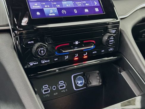 New 2026 Jeep Grand Cherokee Laredo AWD/4WD image 20