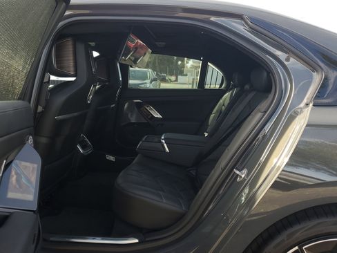 Used 2023 BMW 760i xDrive image 14