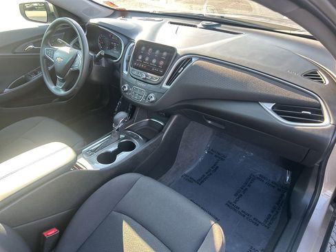 Used 2025 Chevrolet Malibu LT image 51