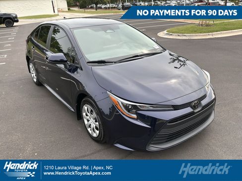 Used 2025 Toyota Corolla LE FWD image 1