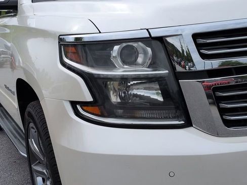 Used 2015 Chevrolet Suburban LTZ RWD image 11