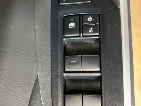 Used 2024 Toyota RAV4 LE AWD/4WD image 15