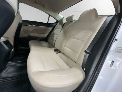 Used 2017 Hyundai Elantra SE FWD image 13