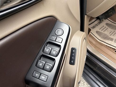 Used 2016 Chevrolet Tahoe LT image 16