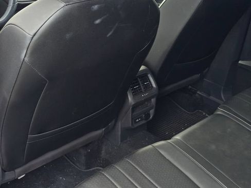 Used 2023 Volkswagen Tiguan SE R-Line FWD image 12