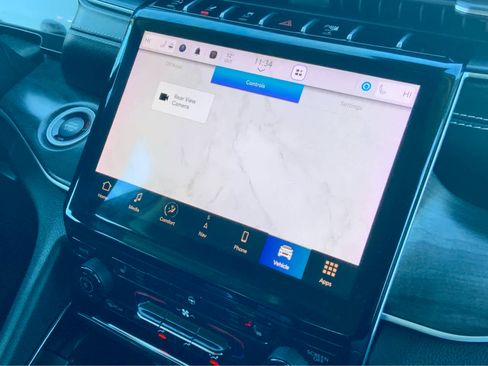 Used 2023 Jeep Grand Cherokee Limited image 43