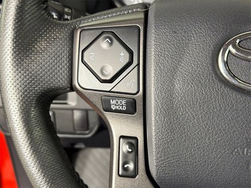 Used 2016 Toyota Tacoma TRD Sport image 25