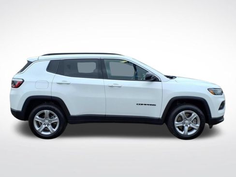 Used 2024 Jeep Compass Latitude w/ Altitude Special Edition AWD/4WD image 7