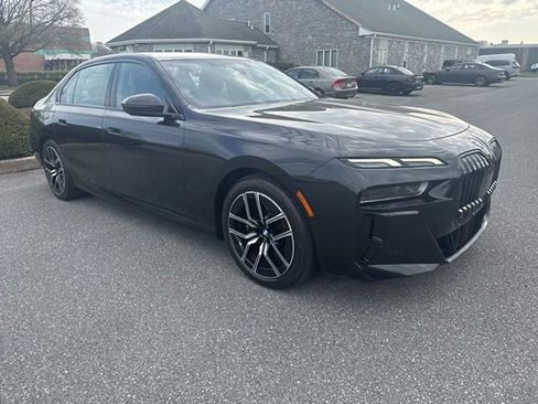 Used 2023 BMW 760i xDrive image 8
