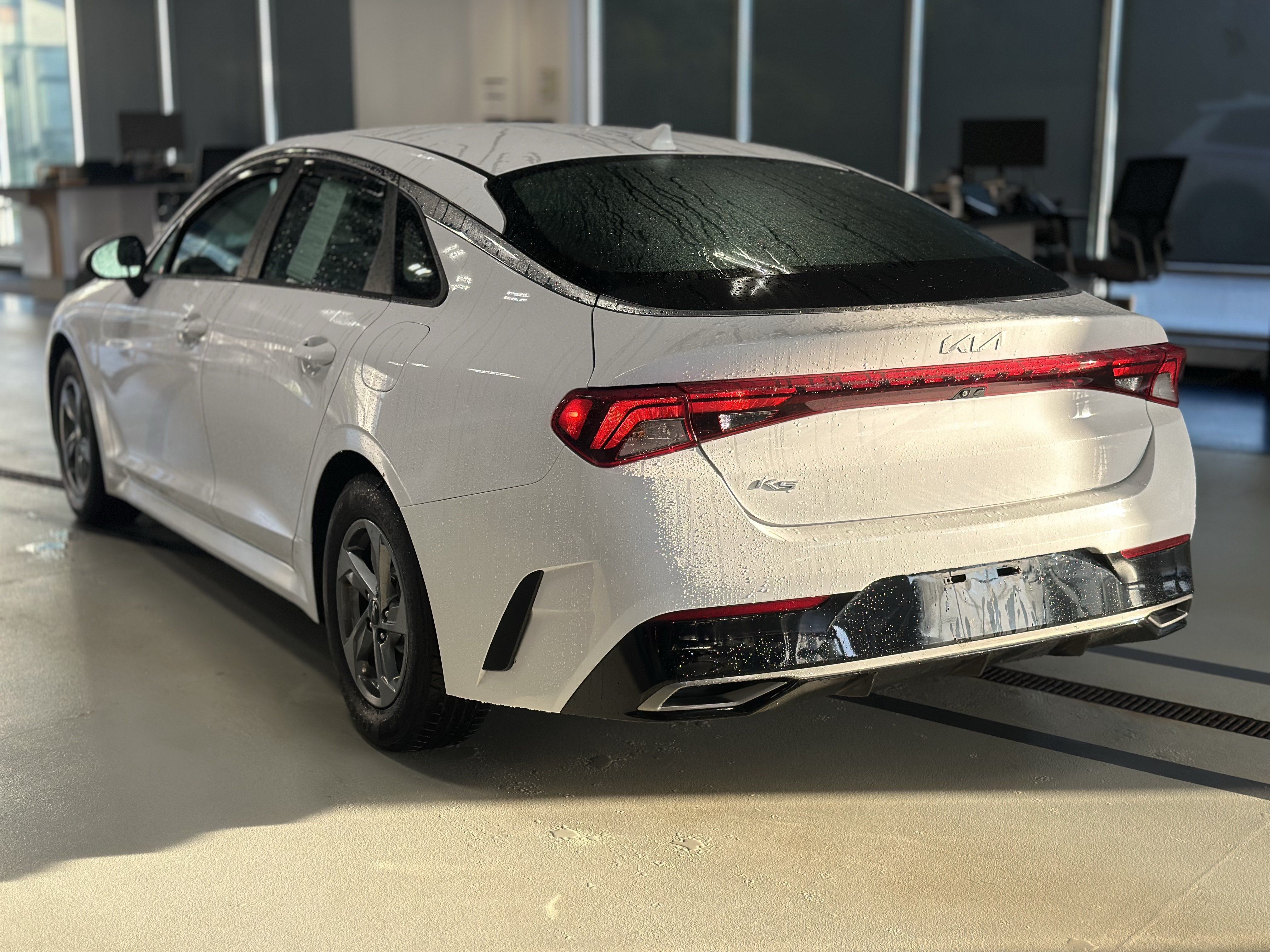 Used 2022 Kia K5 LXS FWD image 8