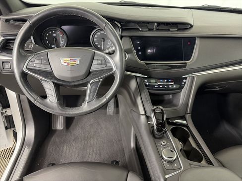 Used 2022 Cadillac XT5 Premium Luxury w/ Technology Package image 3