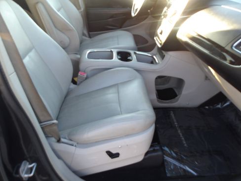 Used 2012 Chrysler Town & Country Touring-L w/ Trailer Tow Group image 9