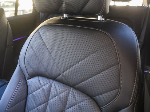 Certified 2025 BMW X5 M60i image 21