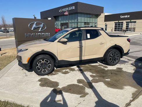 Certified 2023 Hyundai Santa Cruz SEL Premium image 2