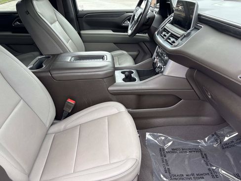 Used 2023 GMC Yukon XL SLT AWD/4WD image 35