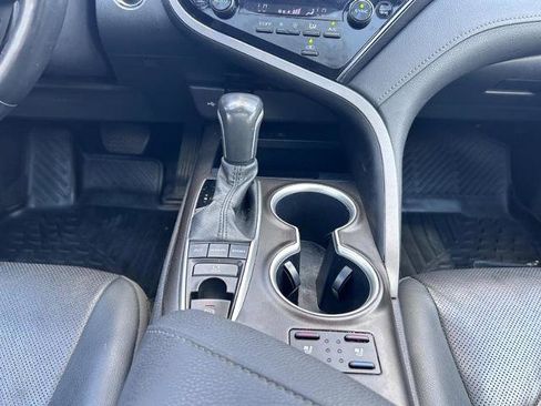 Used 2024 Toyota Camry XLE w/ Navigation Package image 17