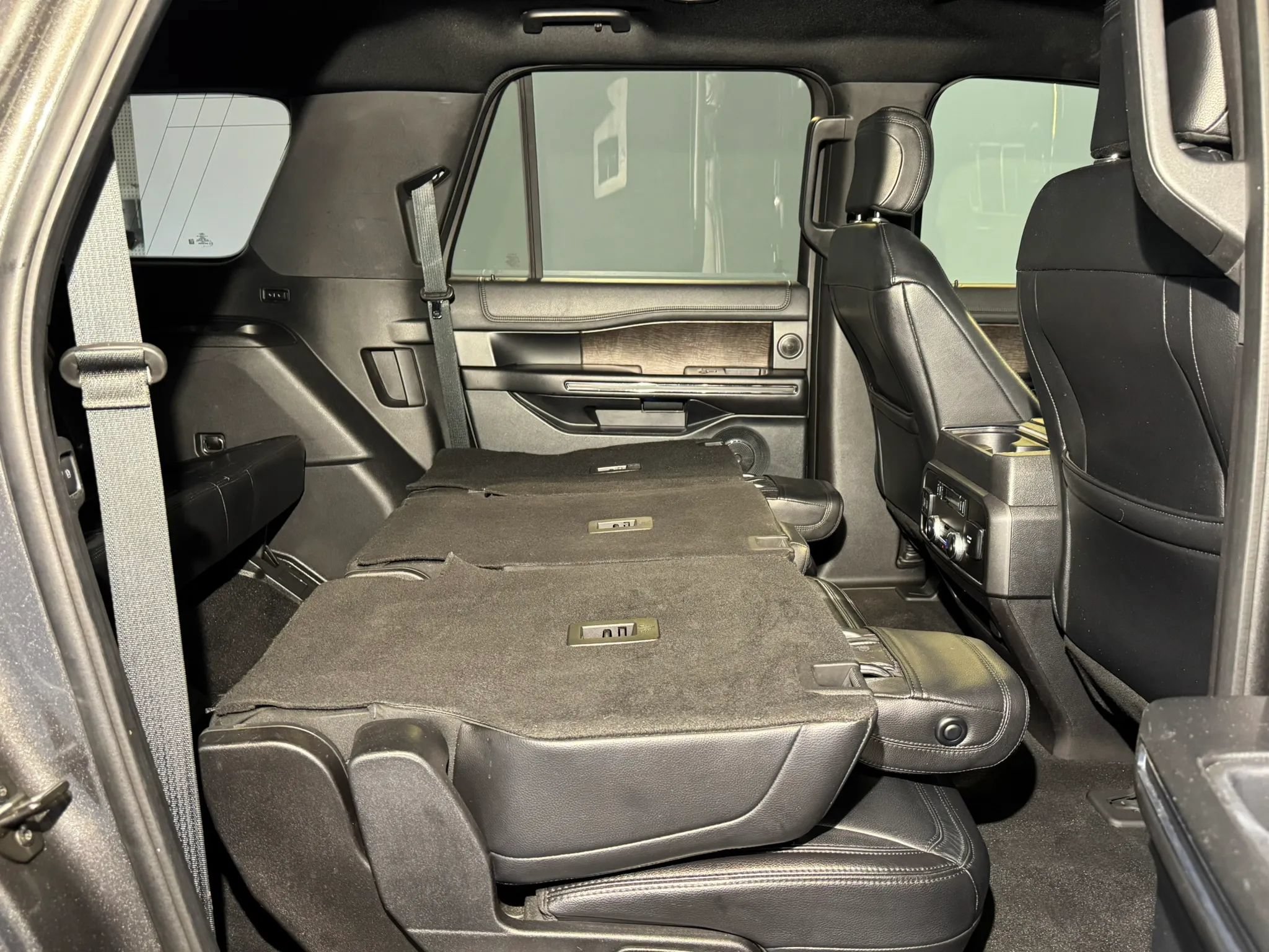 Used 2019 Ford Expedition Max Limited RWD image 30