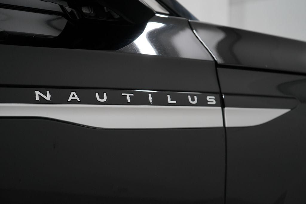 Used 2025 Lincoln Nautilus Premier AWD/4WD image 20