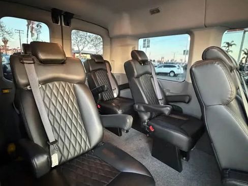 Used 2019 Ford Transit 150 XLT image 14