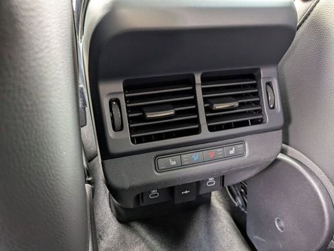 Used 2026 Land Rover Range Rover Evoque Dynamic SE image 13