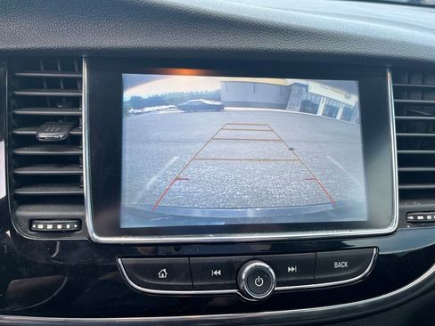Used 2020 Buick Encore Essence FWD image 12
