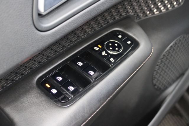Used 2024 Nissan Ariya AWD image 12