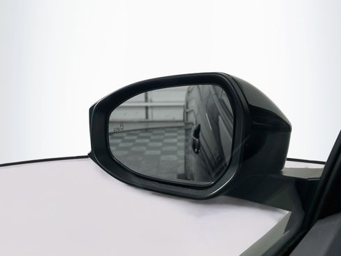 Used 2025 Toyota Prius LE FWD image 16
