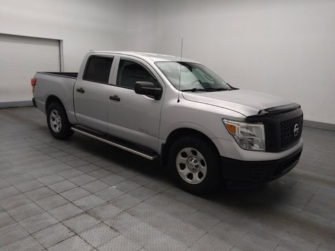 Used 2017 Nissan Titan S RWD image 11