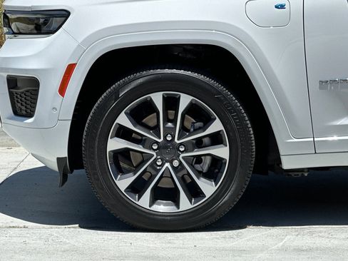 Used 2023 Jeep Grand Cherokee Overland w/ Advanced Protech Group III AWD/4WD image 26