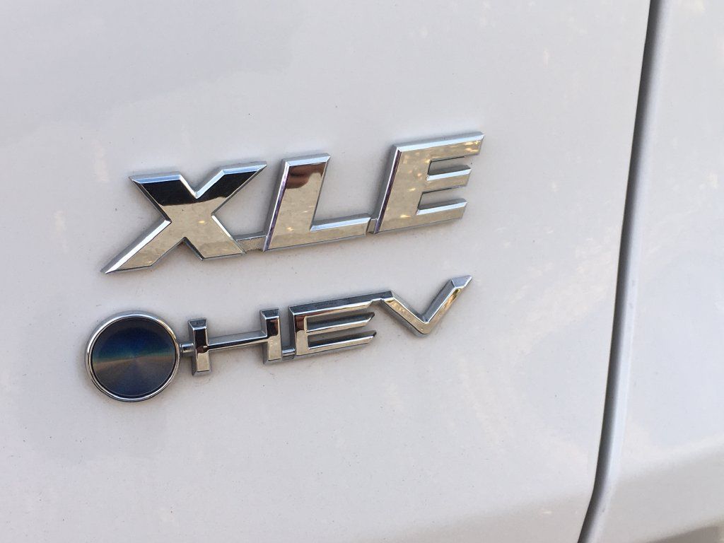 Used 2025 Toyota RAV4 XLE AWD/4WD image 6