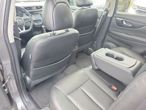 Used 2017 Nissan Rogue SL w/ SL Premium Package AWD/4WD image 16