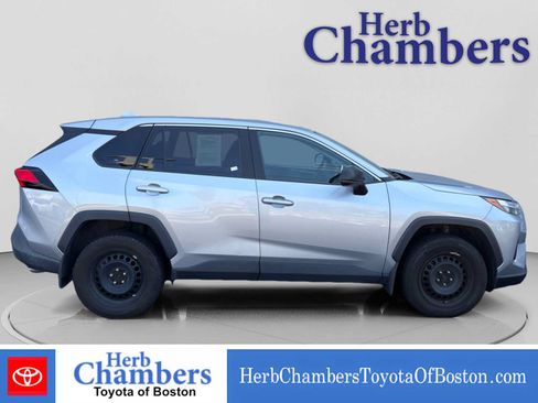 Used 2023 Toyota RAV4 LE AWD/4WD image 12