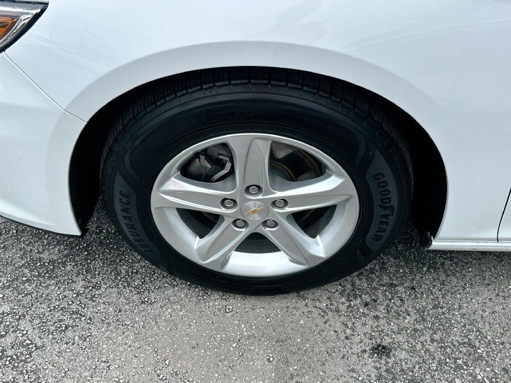 Used 2024 Chevrolet Malibu LT FWD image 30