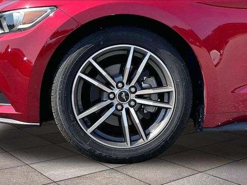 Used 2017 Ford Mustang Coupe RWD image 9