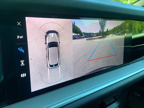 Used 2024 Porsche Cayenne image 92