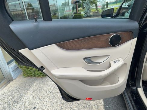 Used 2020 Mercedes-Benz GLC 300 4MATIC image 21