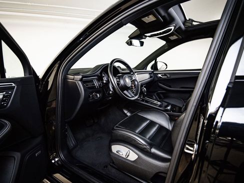 Certified 2022 Porsche Macan GTS AWD/4WD image 4