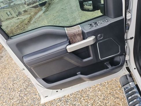 Used 2019 Ford F250 Lariat w/ Lariat Ultimate Package image 17