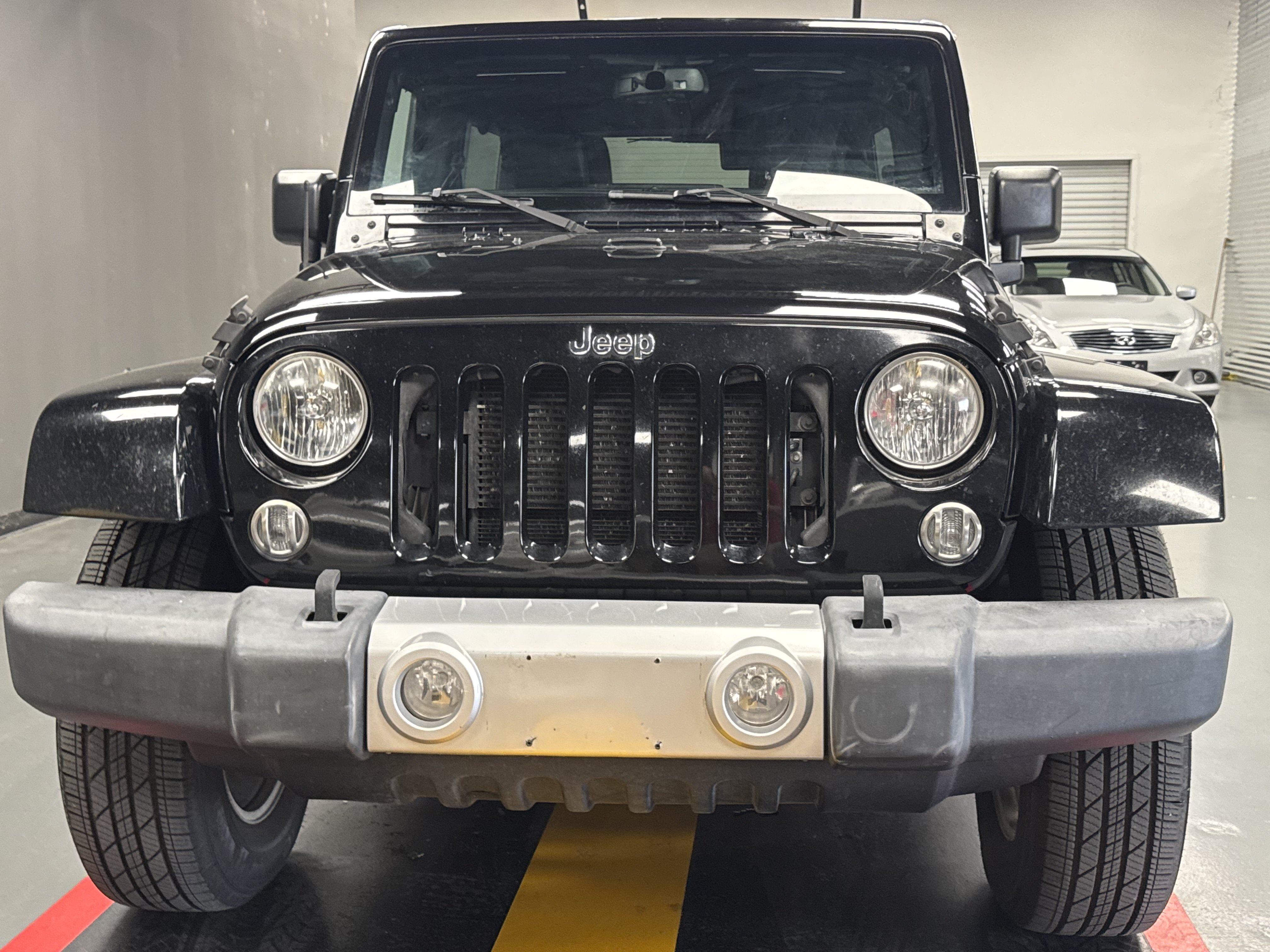 Used 2015 Jeep Wrangler Unlimited Sahara w/ Max Tow Package AWD/4WD image 8