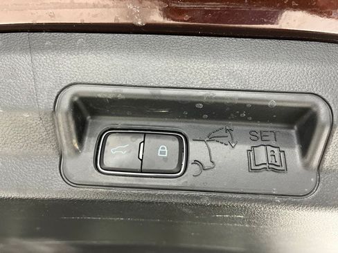 Used 2020 Ford Explorer XLT w/ Comfort Package AWD/4WD image 36