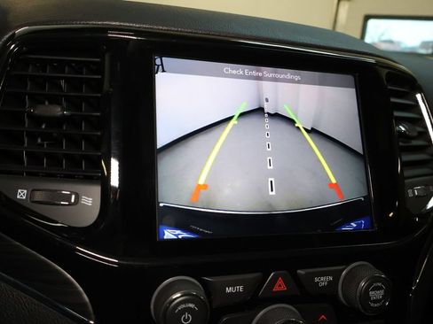 Used 2019 Jeep Grand Cherokee Limited AWD/4WD image 28