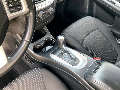 Used 2020 Dodge Journey SE w/ SE Popular Equipment Group image 15