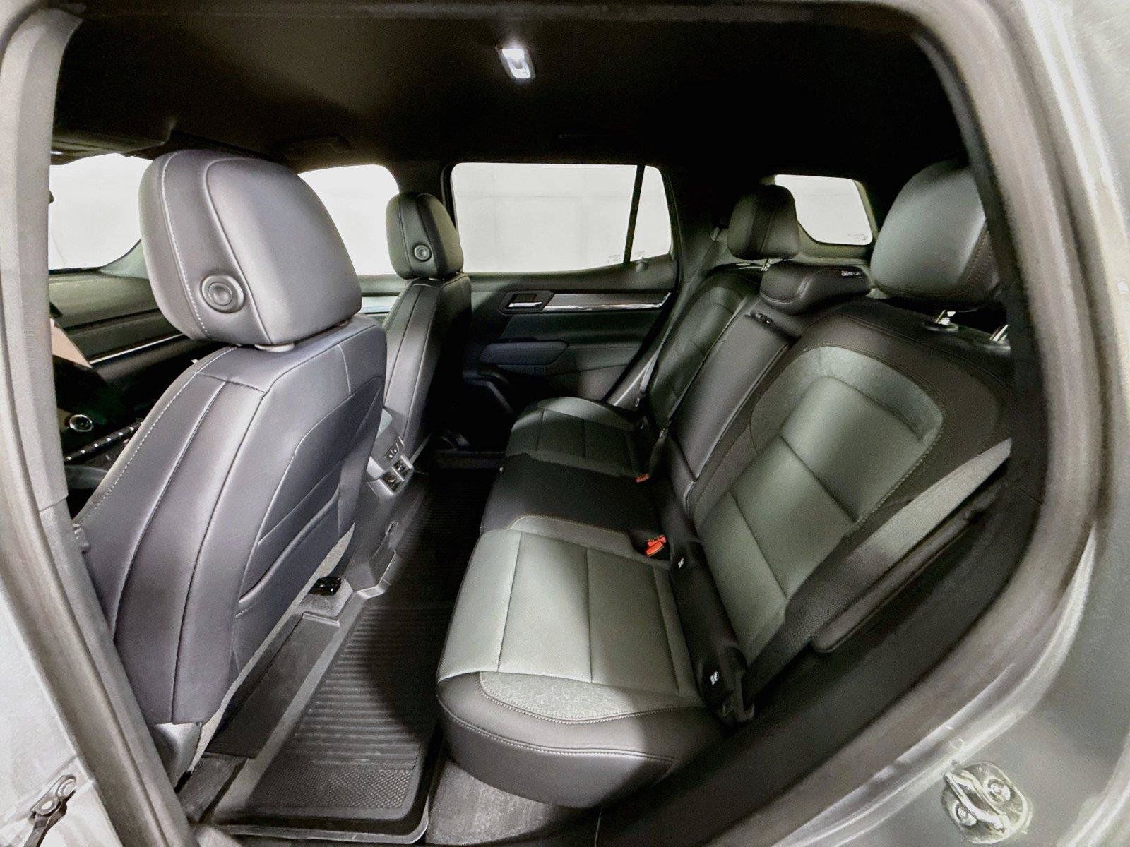 New 2027 GMC Terrain AT4 w/ Convenience Package III AWD/4WD image 17