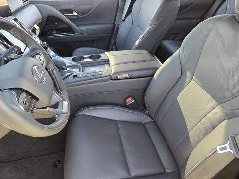 New 2026 Lexus LX 700h Luxury image 8