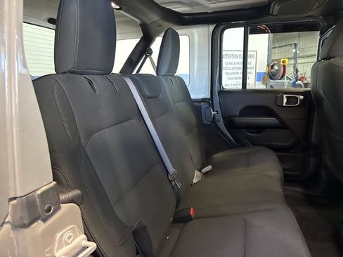 Used 2021 Jeep Wrangler Unlimited Sahara w/ Uconnect 4C Nav & Sound Group AWD/4WD image 29