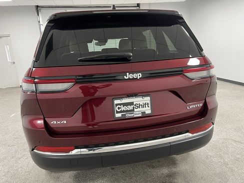 Used 2024 Jeep Grand Cherokee Limited image 11